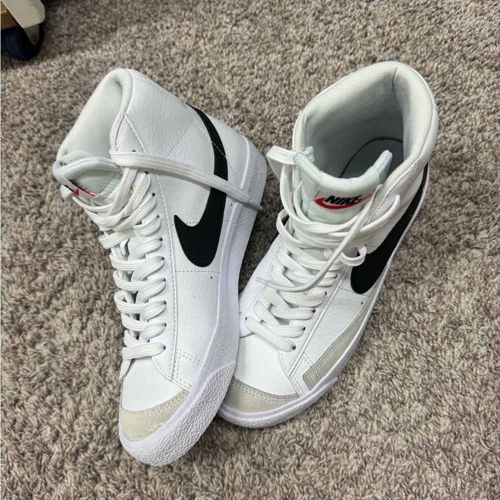 5.5 y Nike blazers or slim 7 women’s